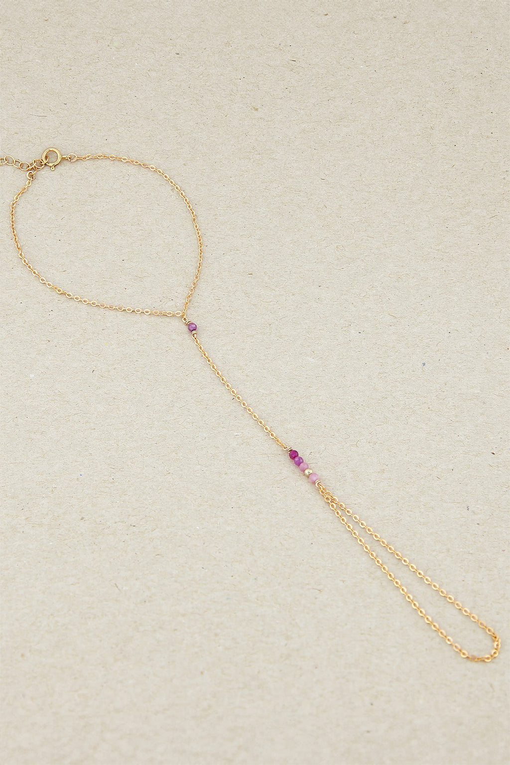 Bijou de main Théa - Grenadine