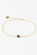 Bracelet Stella à plat, saphir enlacé d'un fil d'or sur chaîne fine