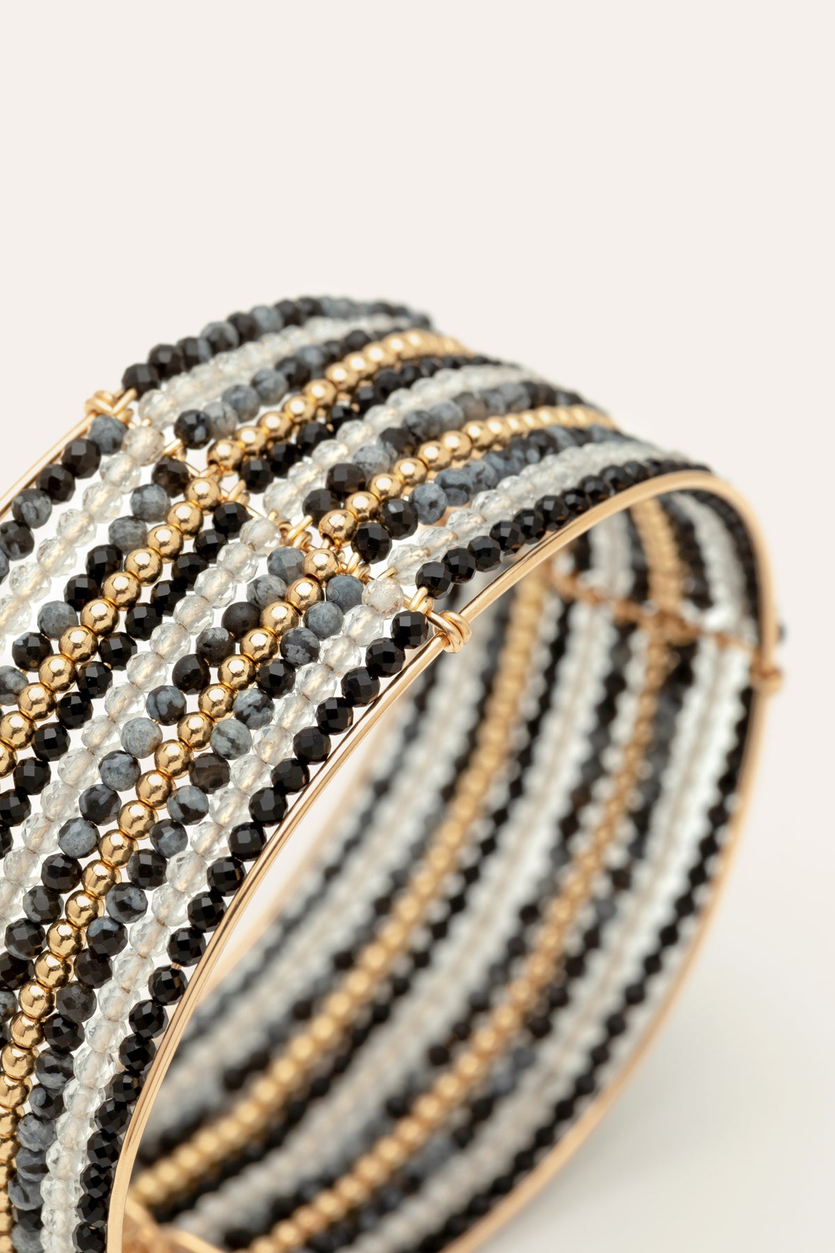 Queen cuff
