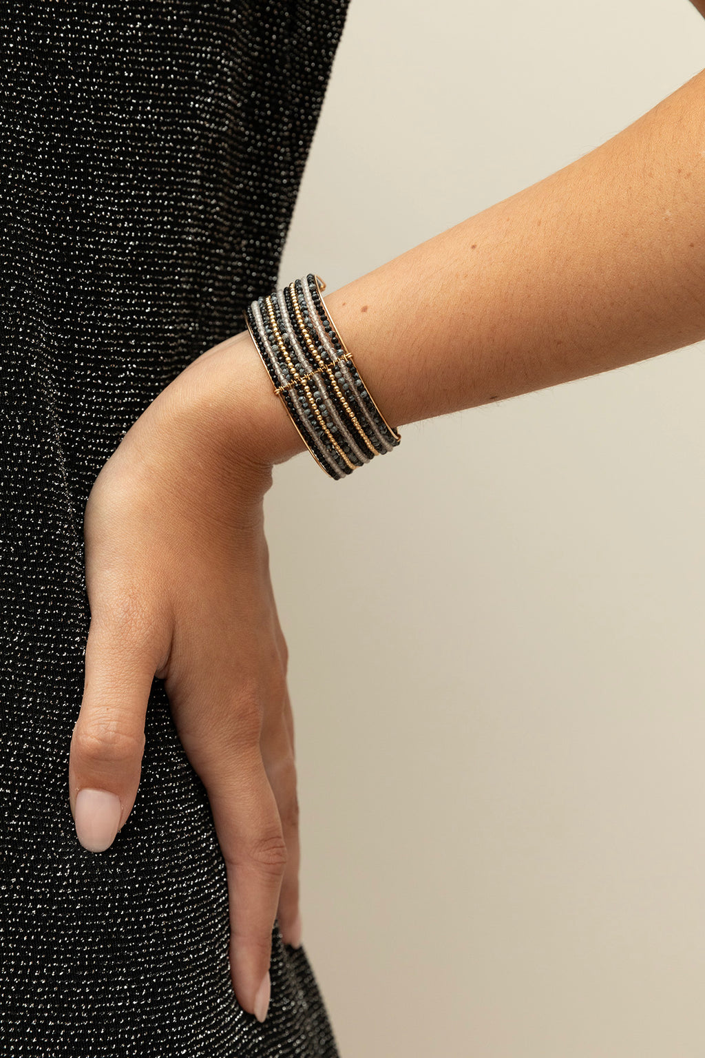 Queen cuff