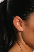 Faux piercing anneau double Éclat porté à l'oreille, sans perçage