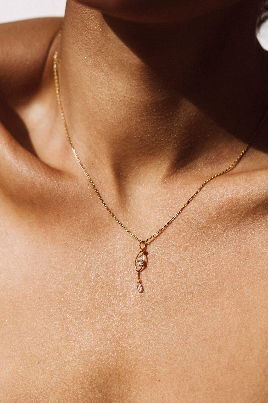 Pendentif Kamsa- Or 750‰ Diamant blanc