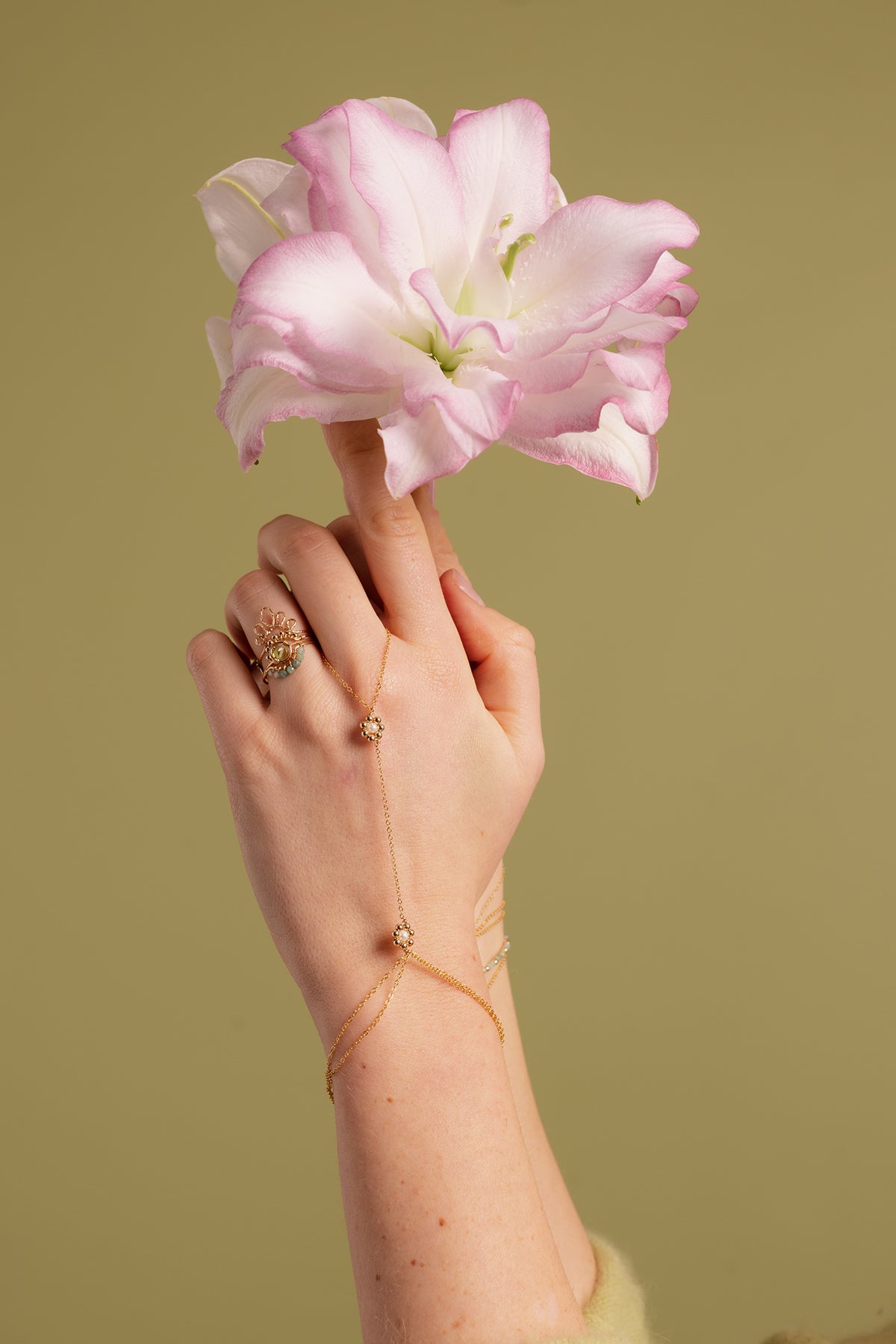 Daisy Hand Jewelry - Cultured Pearl
