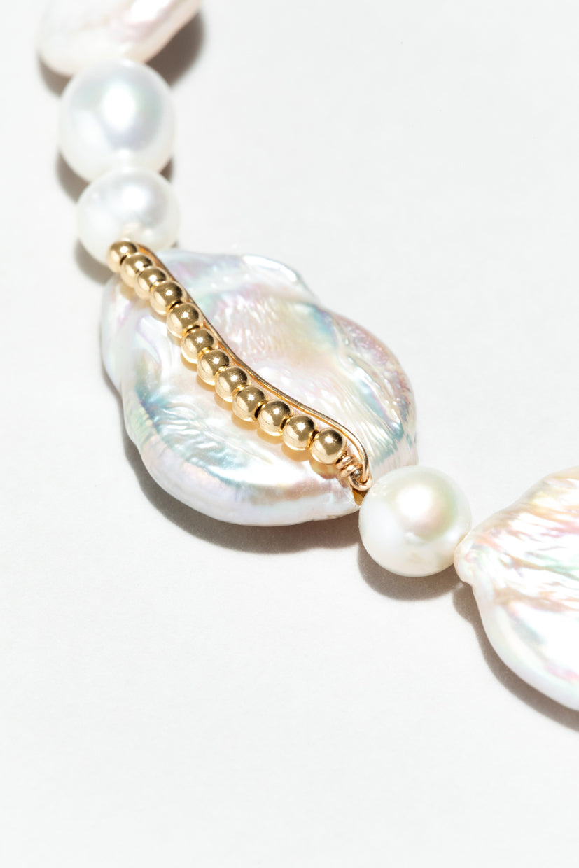 Cowrie necklace - Cultured pearl