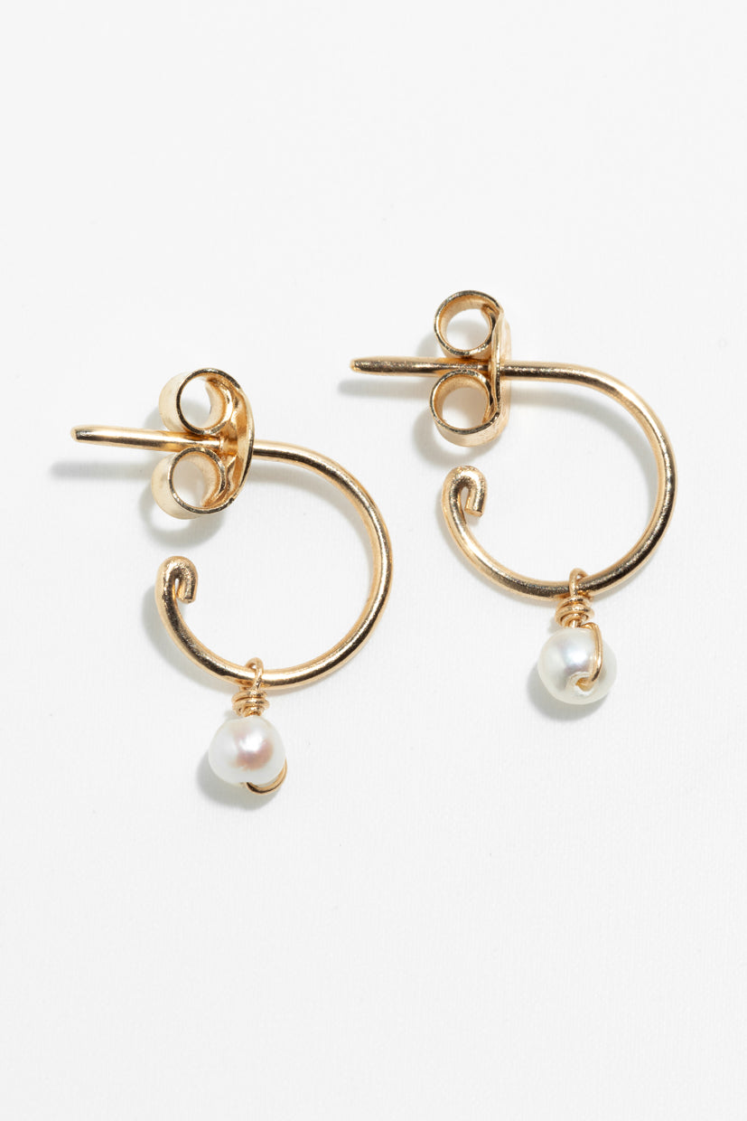 Sia Hoops – 750‰ Gold – Cultured Pearl