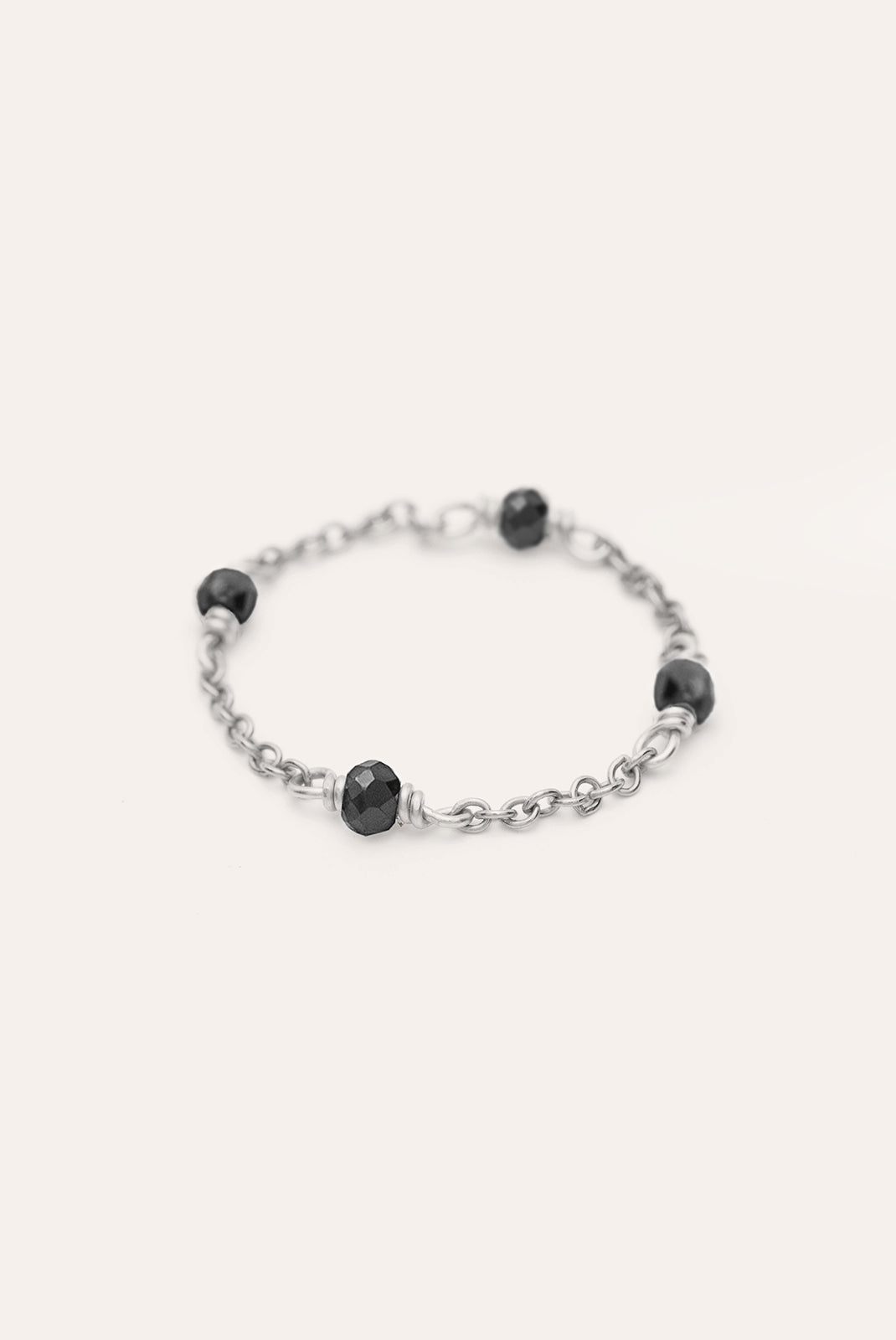 Bague chaînette satellite spinelle noir - Argent